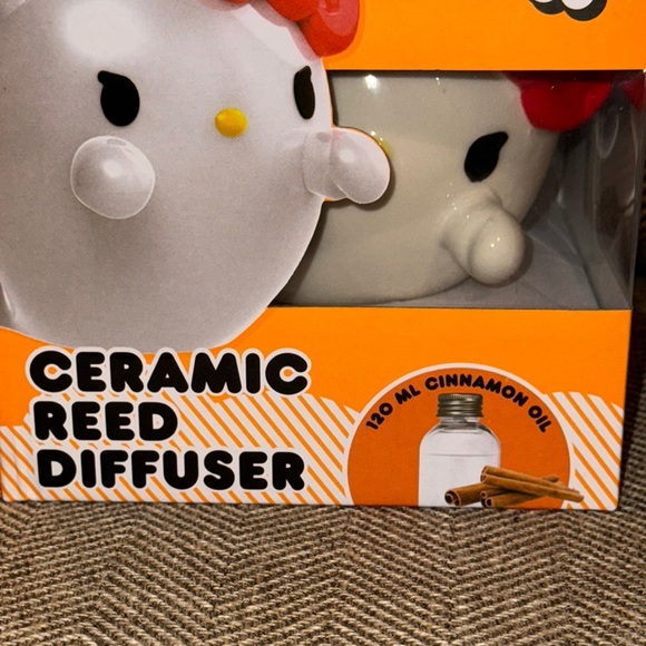 NWT Hello Kitty Ceramic Reed Diffuser, Diffuser Sticks & Oil (Halloween) - Picture 6 of 8